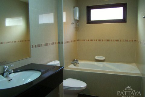 Casa de 3 dormitorios en Pattaya, Tailandia № 45556 - foto 16