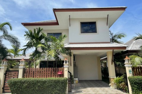 Casa de 4 dormitorios en Pattaya, Tailandia № 45489