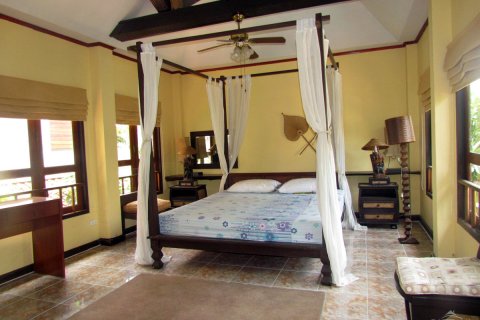Casa de 3 dormitorios en Jomtien Beach, Pattaya, Tailandia № 45440 - foto 17