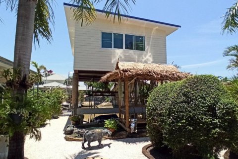 Casa de 4 dormitorios en Pattaya, Tailandia № 45483 - foto 7