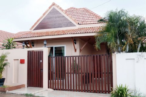 Casa de 3 dormitorios en Pattaya, Tailandia № 45469