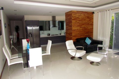 Casa de 3 dormitorios en Pattaya, Tailandia № 45503 - foto 12