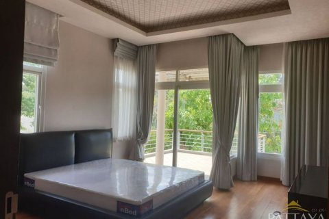 Casa de 5 dormitorios en Pattaya, Tailandia № 45522 - foto 21