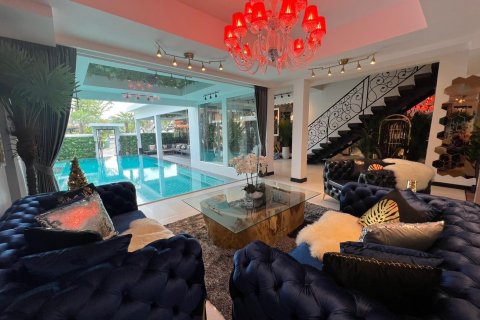 Casa de 8 dormitorios en Jomtien Beach, Pattaya, Tailandia № 45545 - foto 7