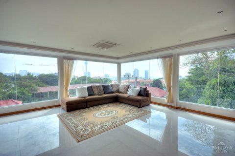 Casa de 4 dormitorios en Pattaya, Tailandia № 45497 - foto 12
