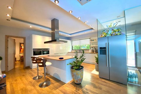 Casa de 4 dormitorios en Pattaya, Tailandia № 45478 - foto 3