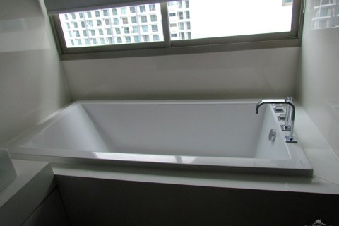 Condominio de 2 dormitorios en Pattaya, Tailandia № 45341 - foto 16
