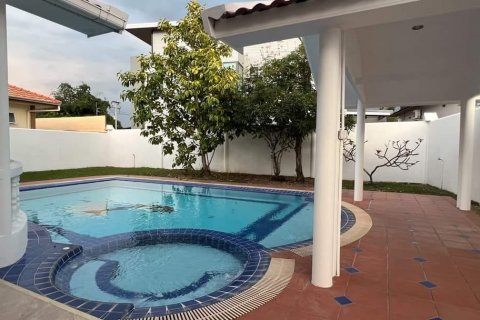 Casa de 3 dormitorios en Bang Lamung, Tailandia № 46490 - foto 4