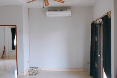 Casa de 2 dormitorios en Pattaya, Tailandia № 46592 - foto 11