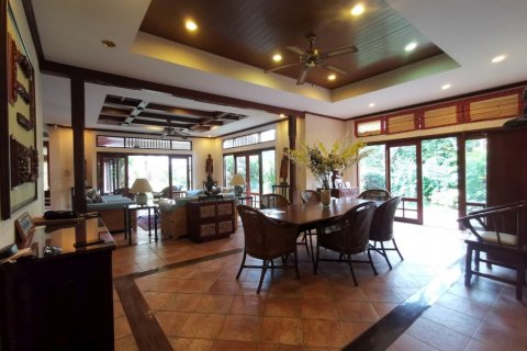 Casa de 4 dormitorios en Pattaya, Tailandia № 46600 - foto 7