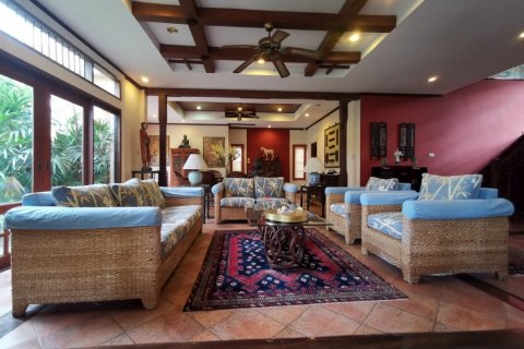 Casa de 4 dormitorios en Pattaya, Tailandia № 46600 - foto 4