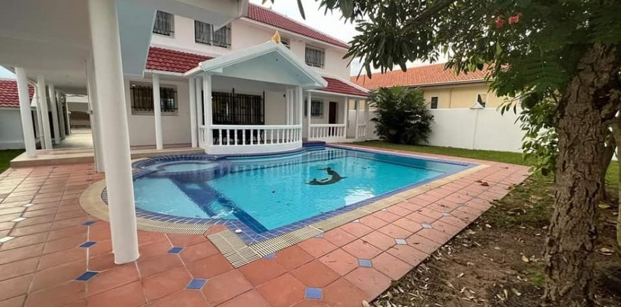 Casa de 3 dormitorios en Bang Lamung, Tailandia № 46490
