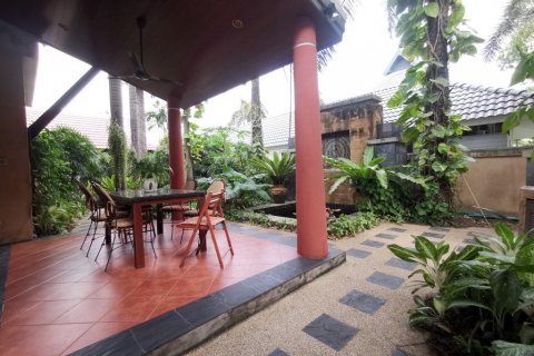 Casa de 4 dormitorios en Pattaya, Tailandia № 46600 - foto 30