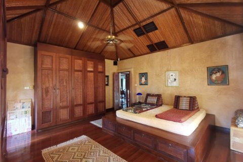 Casa de 4 dormitorios en Pattaya, Tailandia № 46600 - foto 17