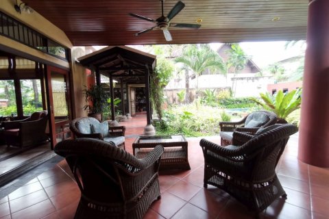 Casa de 4 dormitorios en Pattaya, Tailandia № 46600 - foto 29