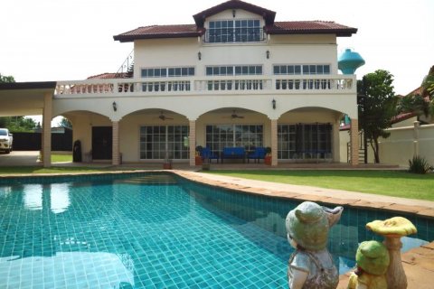 Maison à Pattaya, Thaïlande 5 chambres № 8302 - photo 1