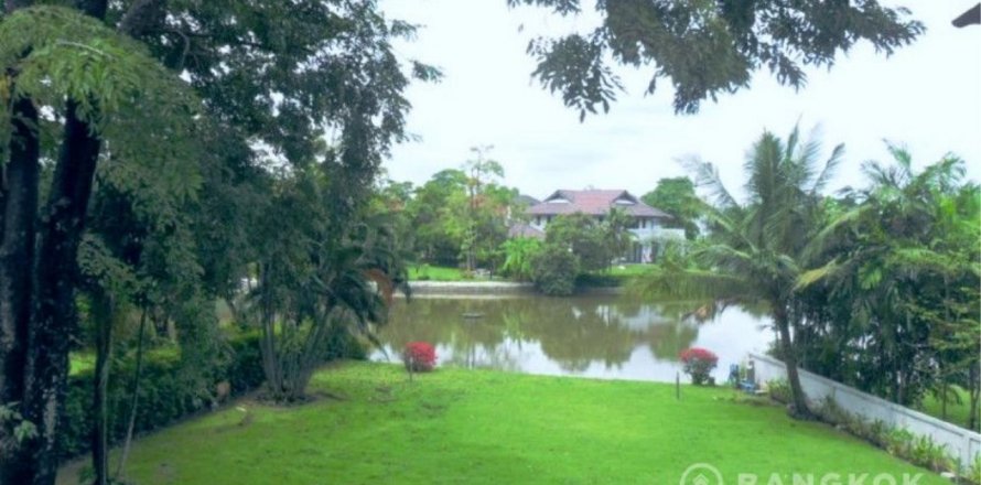 Maison à Bang Kaeo, Thaïlande 5 chambres № 19398