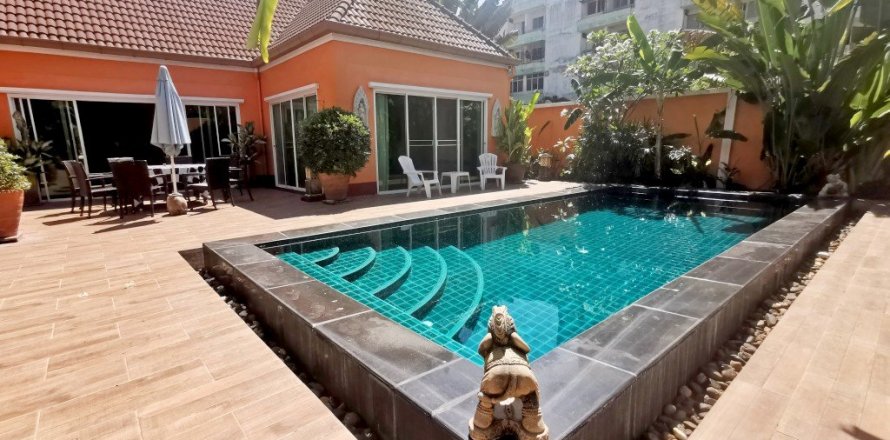 Propriété commerciale à Pattaya, Thaïlande 804 m2 № 19307