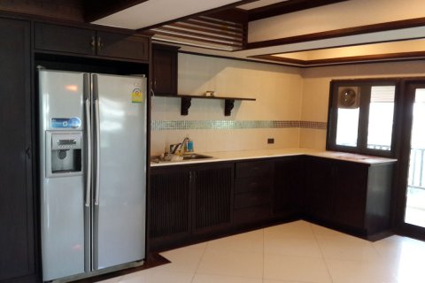 Condo sur Jomtien Beach, Pattaya, Thaïlande, 3 chambres  № 24299 - photo 1