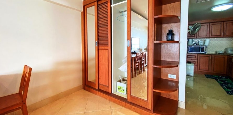 Condo à Pattaya, Thaïlande, 2 chambres à Metro Jomtien Condotel  № 25385