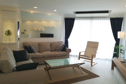 Condo à Bangkok, Thaïlande, 2 chambres  № 25209 - photo 1