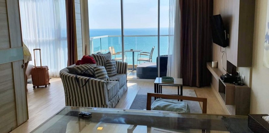 Condo à Pattaya, Thaïlande, 1 chambre à Cetus Beachfront  № 28617