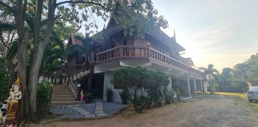 Maison à Sattahip, Thaïlande 8 chambres № 38096
