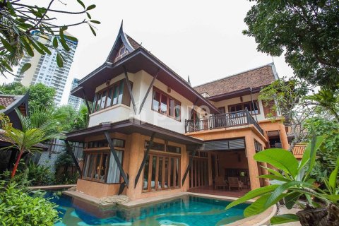Maison à Bang Lamung, Thaïlande 4 chambres № 38855 - photo 1