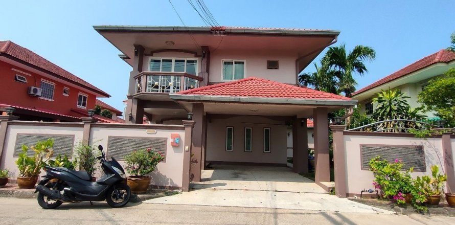 Maison à Bang Lamung, Thaïlande 5 chambres № 37808