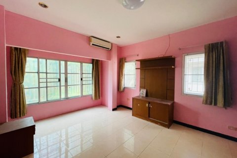 Maison à Bang Lamung, Thaïlande 4 chambres № 37745 - photo 12