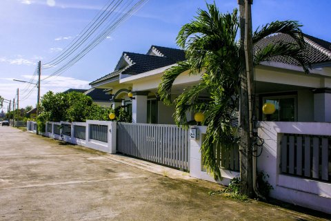 Maison à Bang Lamung, Thaïlande 3 chambres № 37388 - photo 2