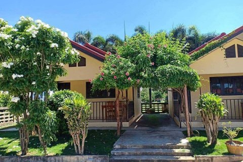 Maison à Kaset Sombun, Thaïlande 14 chambres № 37470 - photo 1