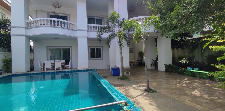 Maison à Bang Lamung, Thaïlande 7 chambres № 37570