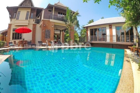 Maison à Bang Lamung, Thaïlande 5 chambres № 38581 - photo 1