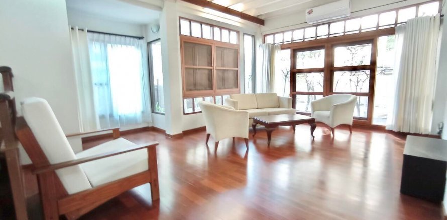 Maison à Bangkok, Thaïlande 4 chambres № 44065