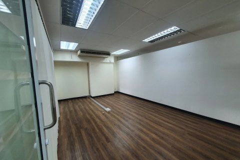 Office à Bangkok, Thaïlande 1785.19 m2 № 44028 - photo 10