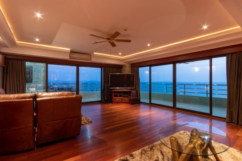 Condo sur Jomtien Beach, Pattaya, Thaïlande, 2 chambres  № 45255 - photo 19