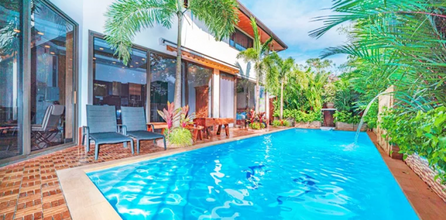 Villa sur Nai Harn Beach, Thaïlande 4 chambres № 46516