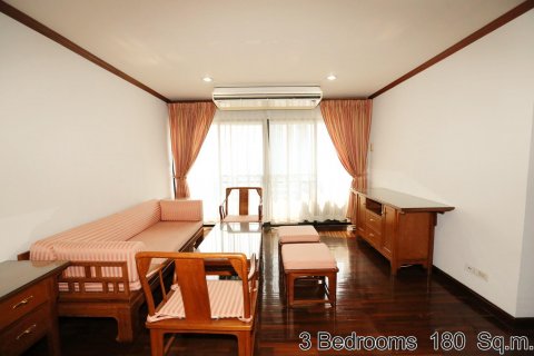 Кондоминиум с 3 спальнями в Бангкоке, Таиланд № 11585 - фото 1
