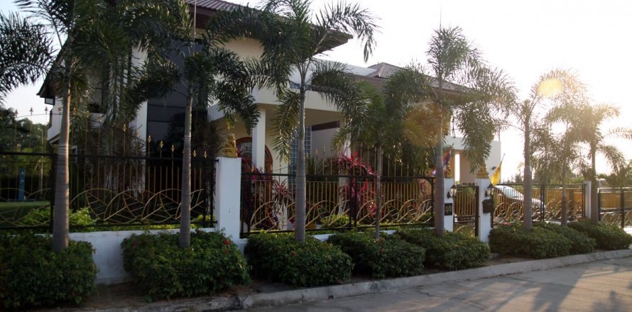 Дом в Паттайе, Таиланд с 4 спальнями  № 24168