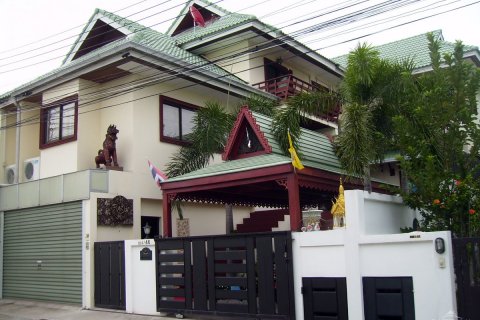 Дом в Паттайе, Таиланд с 4 спальнями  № 23812 - фото 1