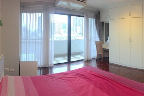 Кондоминиум с 3 спальнями в Бангкоке, Таиланд № 30056 - фото 11