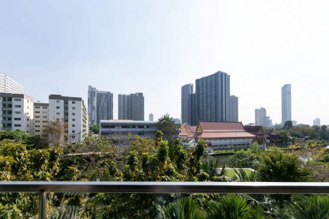 Кондоминиум с 3 спальнями в Бангкоке, Таиланд № 32082 - фото 8