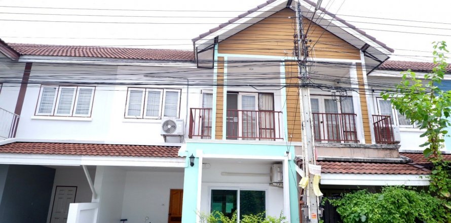 Дом в Банг Ламунге, Таиланд с 3 спальнями  № 38780