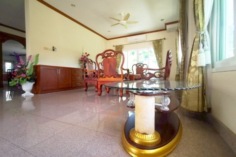 House in Bang Lamung, Thailand 5 bedrooms № 9231 - photo 6