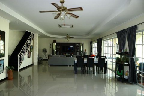 House in Pattaya, Thailand 5 bedrooms № 8302 - photo 7