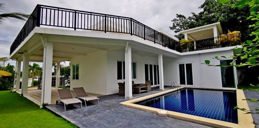 House in Pattaya, Thailand 3 bedrooms № 8226