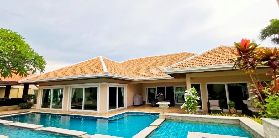House in Pattaya, Thailand 4 bedrooms № 9099