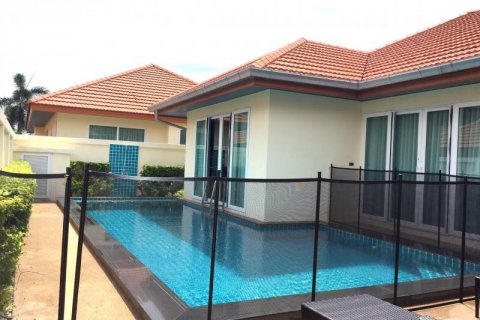 House in Pattaya, Thailand 4 bedrooms № 8620 - photo 1