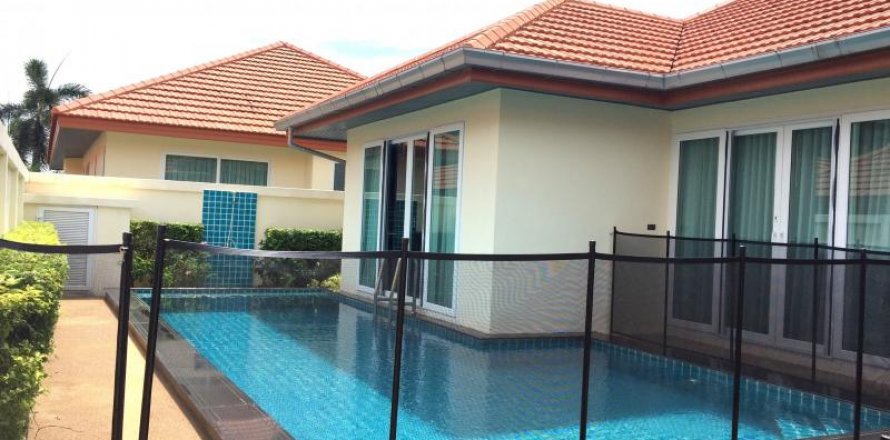 House in Pattaya, Thailand 4 bedrooms № 8620